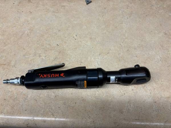 Husky 3/8 inch drive Ratchet Wrench 1