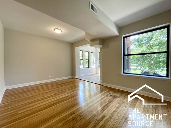 $3,395 / 3br - 1300ft2 - ALL NEW 3-Bedroom 1-Bath in Logan Square | In-unit W/D, AC, Pets OK! (Logan Square)63898731431426120