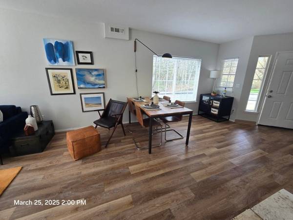 $2,585 / 3br - 1447ft2 - Sparkling Swimming Pool, BBQ Area, 3/BD (18111 25th Ave NE, Marysville, WA)63688514622721124