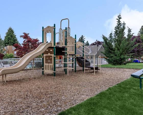 $1,895 / 2br - Amplio Club House, Dos Dormitorios - Montones de Almacenamiento Extra | Piscina y Spa (Tigard)63820739180545121