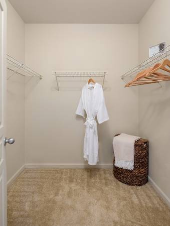 $2,293 / 2br - 922ft2 - Smart Home Package, Gas Stove, and Washer Dryer in Every Home (Mill Creek)63850753378051123