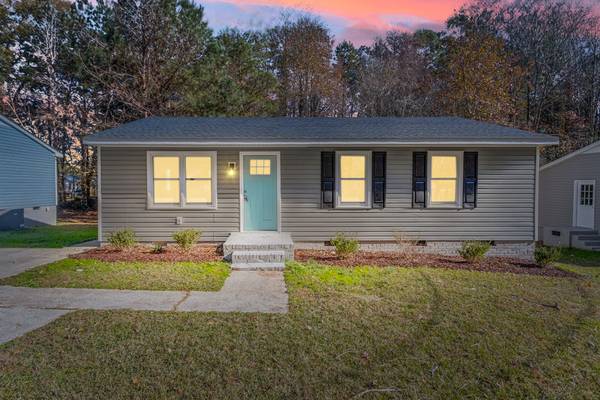 $200,000 / 3br - 988ft2 - 3 Bed Ranch con TECHO NUEVO, Ventanas, Revestimiento, HVAC, Calentador de Agua y MÁS! (Sanford)63685979163779120