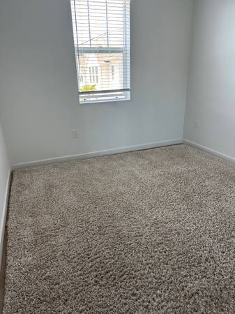 $1,100 / 4br - Room in Midtown (Ventura)63800428418561124