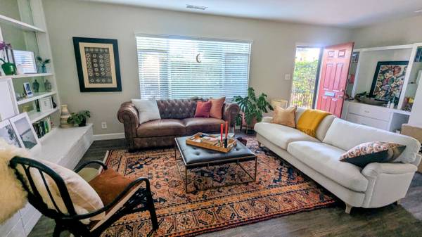 Large room for rent in stylish 2 bdrm home 1