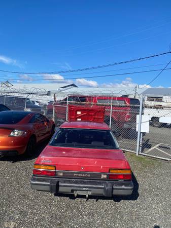 Prelude Honda 1983 - $4200 (Seattle)63654705386371123