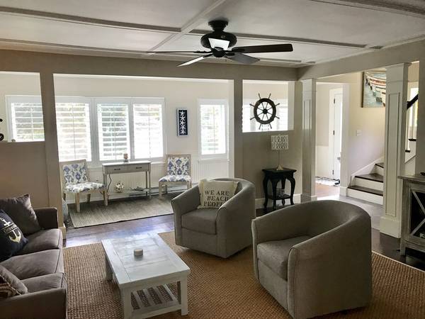 $2,400 / 3br - 1590ft2 - Furnished 3BR Coastal Home with Garage – Walk to Rockport Center (Rockport)63875606155395120