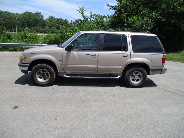 1997 FORD EXPORER - $1,800 (Highland Park)63616827052289120