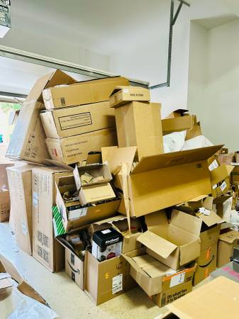 Plenty of nice big boxes for moving 1