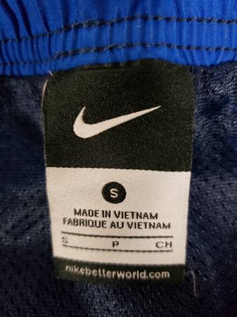 Pantalones cortos de natación Nike para hombre (talla pequeña) - $10 (Rice Lake)63471095180289123