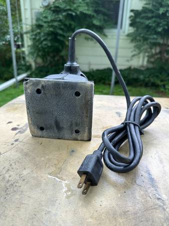 Sander Black and Decker Finishing Palm Sander - $10 (Waukesha)63470462572929122
