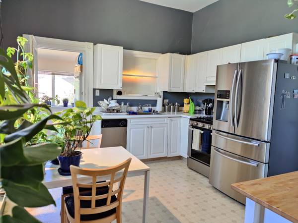 $1,175 / 4br - Great Castro location - One bedroom in 4-bed/1.5-bath flat w/laundry (castro / upper market)63834321026689121