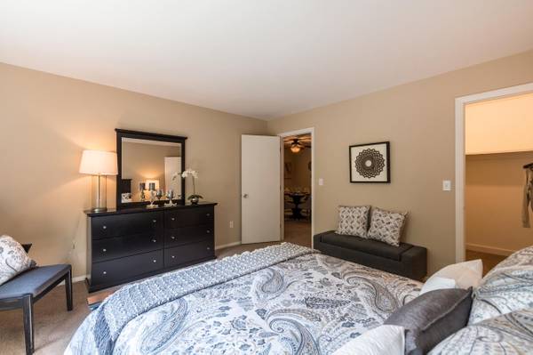 $1,970 / 1br - 📞 Warwick Calling! Most Utilities Included + 24/7 Gym & Café On-Site!64002993616898120