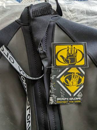 NEW Body Glove 2mm WETSUIT Size 5/6 NWT - $40 (Johns Creek)63470457785985121