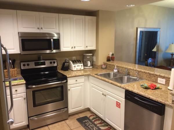 $80 / 2br - 1180ft2 - Beautiful beachfront condo in Panama City Beach, FL seeking snowbirds! (Panama City Beach)63868698206083122