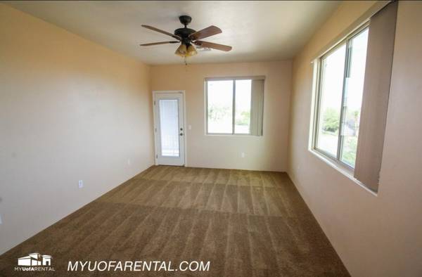 $695 / 4br - 2042ft2 - U of A - Room Available in 4 Bedroom Townhome (Tucson)63675133302915123