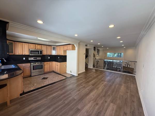 $3,095 / 2br - 1363ft2 - ********CHARMING CONDO FOR RENT 2 BED 2.5 BATH, ATTACHED GARAGE, POOL, (VAN NUYS)63869888229249124