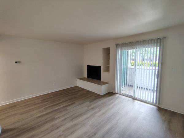 $1041.00 / 2br - 840ft2 - Charming 2 Bed 1.5 Bath Unit in Lynchburg, VA - $1041/month63851970487683120
