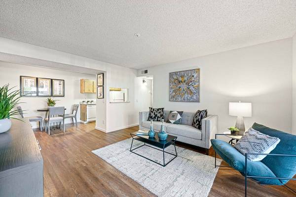$2,450 / 1br - 701ft2 - Assigned Covered Carport, Laundry, 1/BD 1/BA (danville / san ramon)64049798329985122