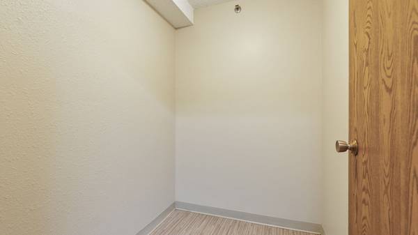 $1,185 / 1br - 811ft2 - Located in Saint Paul, 1/bd, Air Conditioning (170 Ruth Street North, Saint Paul, MN)64048421447811122