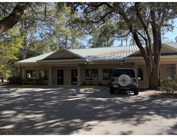 $2,700 / 2000ft2 - Office Space for Rent (Hilton Head)63951149702402120