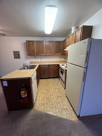$1,470 / 2br - 840ft2 - Comfortable living. Conveniently located, spacious 2 bed 1 bath! (Anchorage - Midtown)63991793261315123