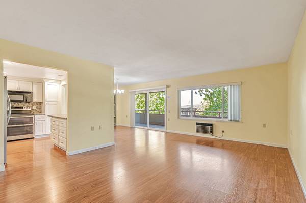 $630,000 / 2br - 1406ft2 - Walnut Creek Condo - 55+ Community. $630,000 (walnut creek)63868153618817122