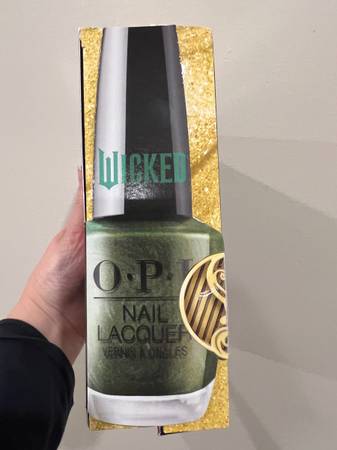 Esmalte de uñas sellado OPI x Wicked 2024 para vacaciones, juego mini de 12 piezas - $30 (Alexandria)63470448861443123