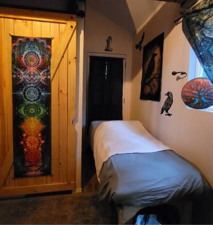$150 / 200ft2 - Small Healing Studio For Rent By the Day, Week, etc (Woodinville - Duvall Area)63910194921730122