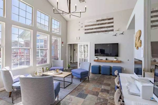 $1,417 / 2hab - 897ft2 - ¡Relájate en tu nuevo apartamento de 897 pies cuadrados, 2 habitaciones / 1 baño! (Colorado Springs)63686654088961120