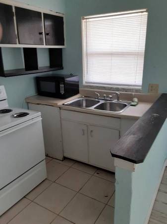 $1,300 / 1br - 650ft2 - 1BR APARTMENT MONTH TO MONTH PET FRIENDLY (SATELLITE BEACH)63823722574851123