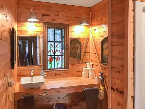 $1,200 / 2br - Hermosa casa de 2 habitaciones junto al lago Chetek - W/D en la unidad63655159602947123