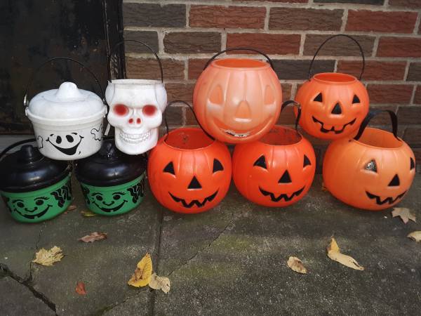 Halloween Blow Mold Candy Pails 1