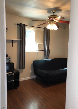 $900 Room with private entrance (Riverbank)63654929143171121