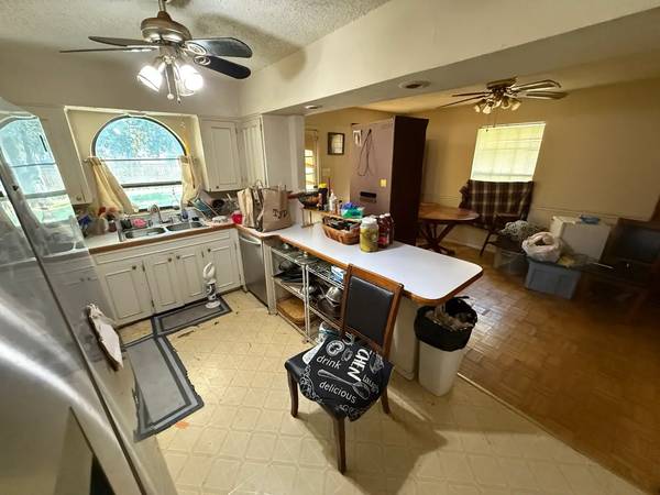 $190,000 / 3br - 1555ft2 - Off Market Property (Dallas)64305653337601121