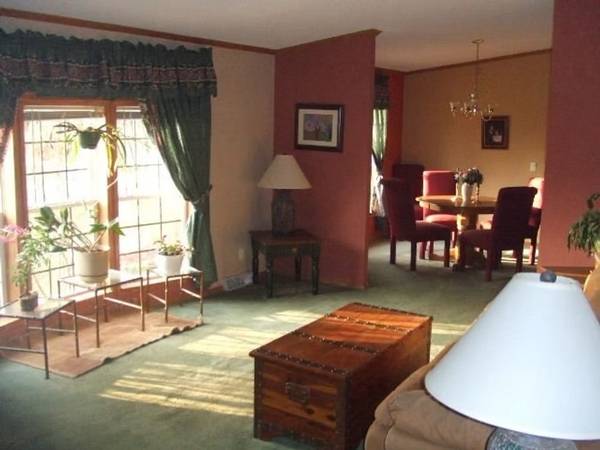 $1,350 / 3br - 1600ft2 - Close to downtown Yet on Lake Monroe (Bloomington)63935966163970122