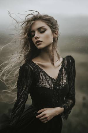 Looking for model with vampy vibes for autumnal photoshoot.64203736007041124