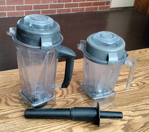 2 Vitamix 5200 Blender Pitchers + Tamper 64 oz and 48 oz Containers 1