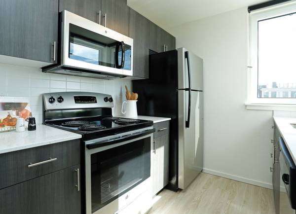 $2,175 / 1 hab - 650 pies² - ¡Disponible apartamento de una habitación con lavadora/secadora y aire acondicionado! (Capitol Hill)63688352165633123