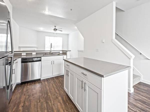$4,037 / 2br - 1457ft2 - Full-Size Washer and Dryer, We Welcome Pets, Bike Racks63688608180097120