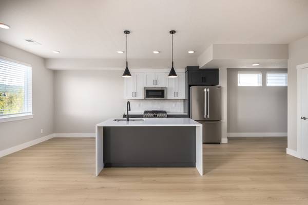 $3,295 / 4br - Have a Ball @ Liberty Duplexes! Room for Fetch and Furry Friends! (Beaverton, Northwest Heights, Portland, North Bethany)63956924241666122