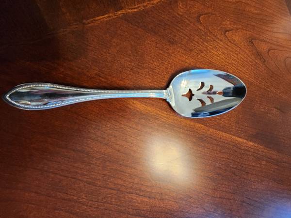 Oneida Silverware 6 piece setting + extras 1