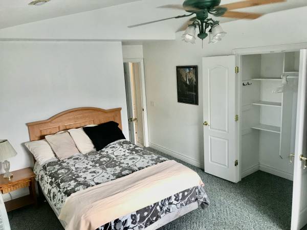 $800 / 1br - 7000ft2 - Convienient value bedroom in our shared home w/ private pool near IHC hospitol, (murray , easy  communte I-15,  bus route to schools and trax)63671058192641121