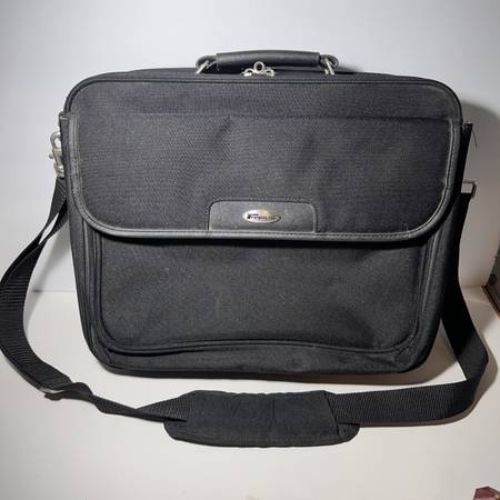 Targus black laptop case with 3 compartments for files & more ONP1-04 1