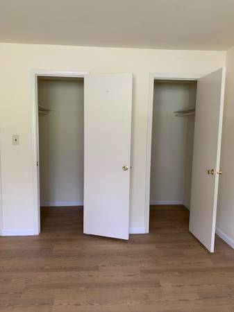 $2,050 / 2br - 2 bdrm apt 2050.00 al mes contrato de 1 año (PARLIN)63676345834627122