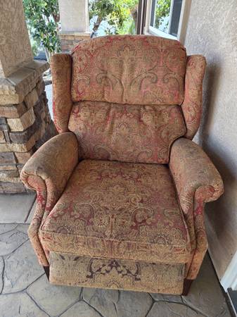 Thomasville recliner chair - FREE 1