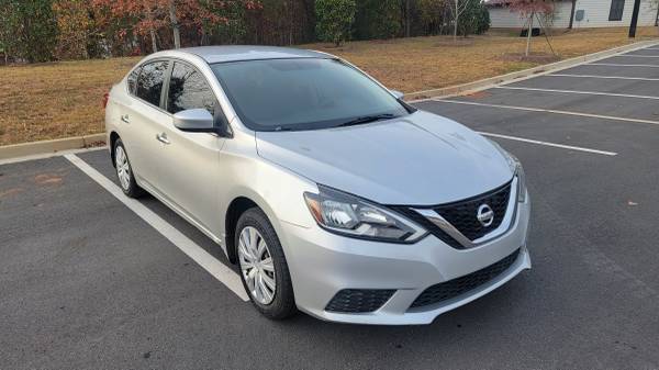 2018 Nissan Sentra 4cyl con cámara bluetooth extra limpio sin problemas funciona excelente - $5,500 (Loganville)63620112183425122