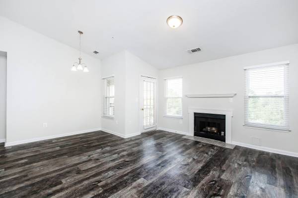 $1,840 / 1br - 546ft2 - Walk-in Closets, Breakfast Bar, On-site Maintenance (20300 River Ridge Terrace, Ashburn, VA)64040193313793124
