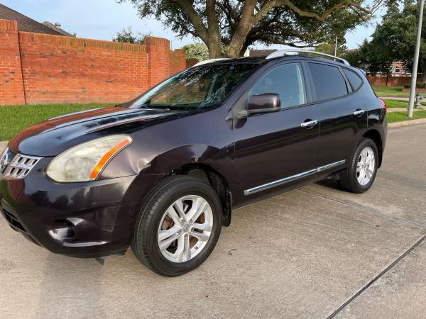 2012 Nissan rogue AWD - $4,200 (Meadows Place)63622178152195120