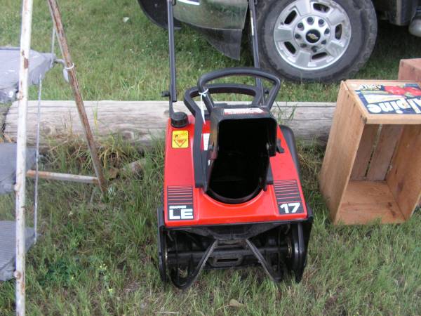 Snapper SnowBlower LE 17 1