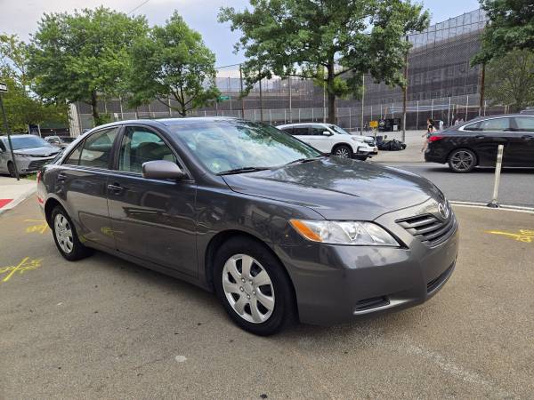2007 Toyota Camry Leather, COLD AC Runs Perfect - $3,950 (maspeth)63654708357763120